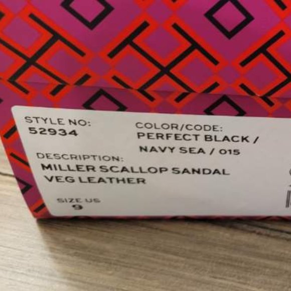 Tory Burch Miller Scallop Medallion Sandals Shoes PERFECT BLACK NAVY - Picture 4 of 8